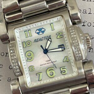 REACTOR Women's Mother of Pearl Watch/Swarovski Crystal: EXCELLENT CONDITION